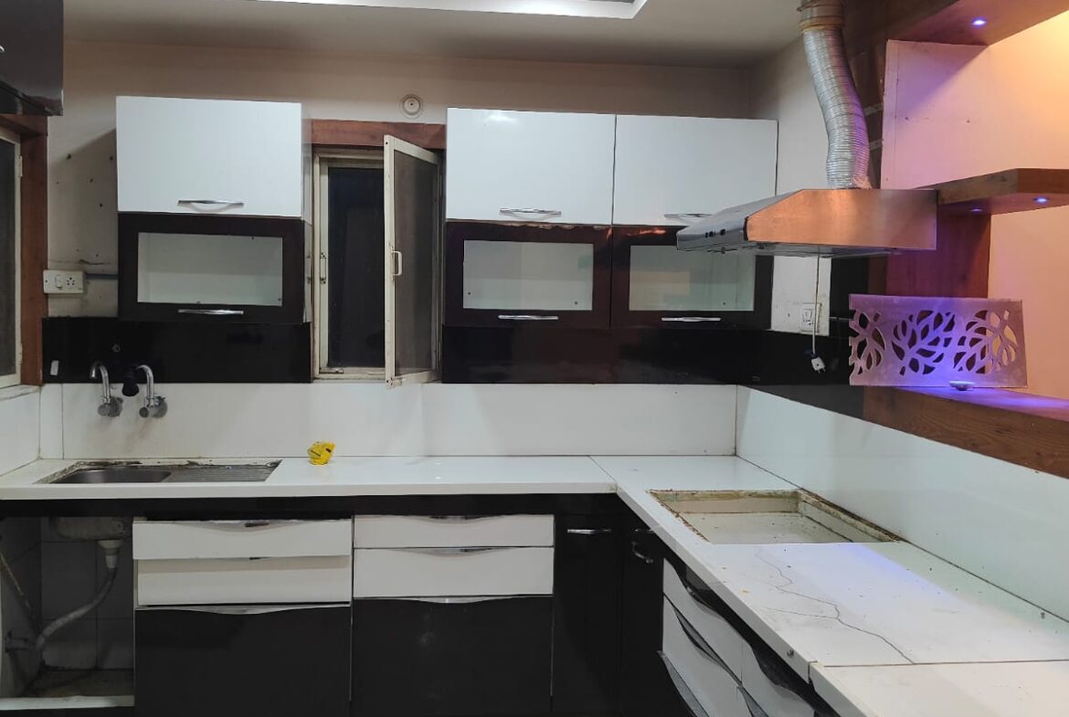 4 BHK on Rent In Shalimar Township